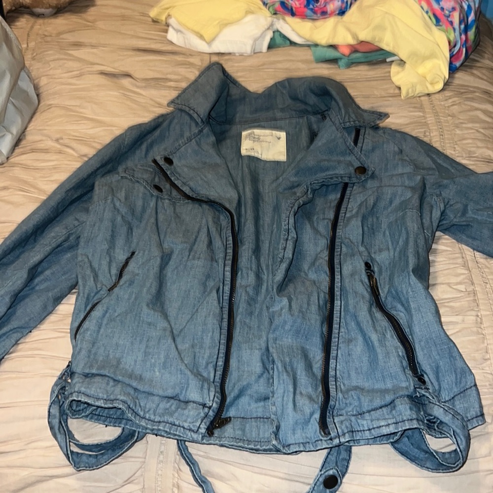 American eagle outfitters jean jacket size large